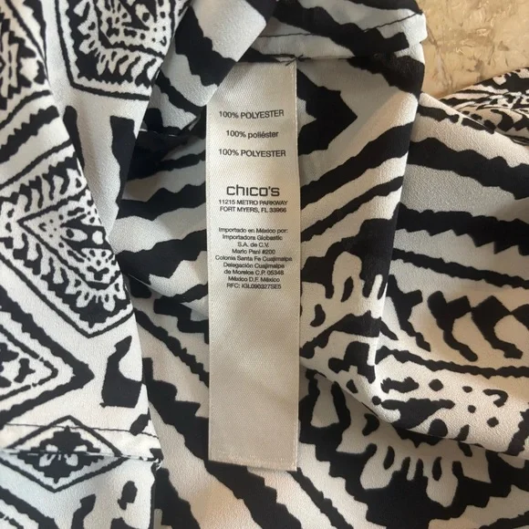 Chico’s Black & White Geo Print Tunic Top Size 2 (L) – Modern Boho Chic - Picture 5 of 8